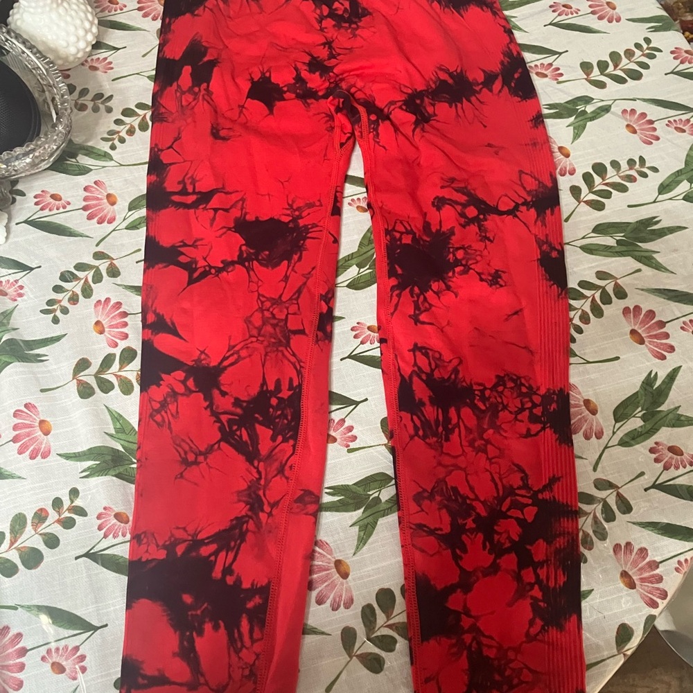Women’s tie dye scrunch butt work out leggings NWOT XL